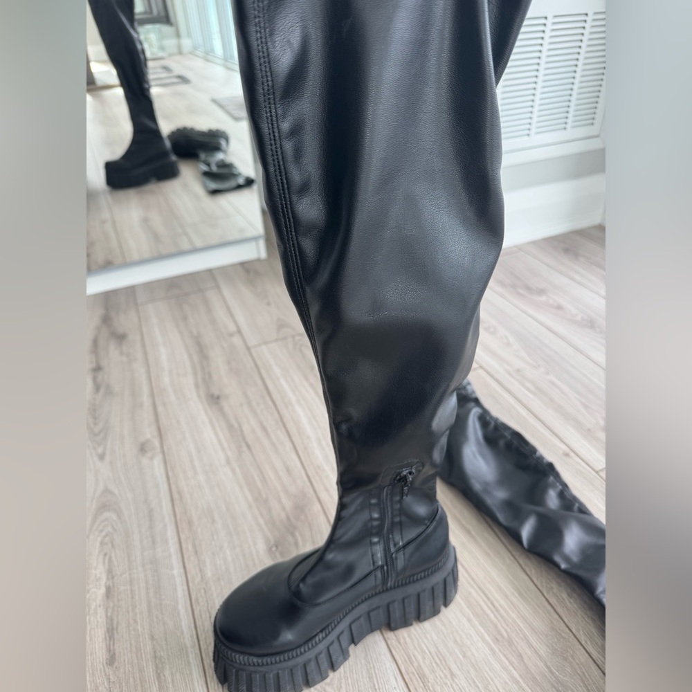 Letar Black Stretch Boots - Picture 5 of 13